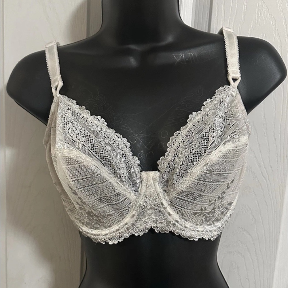 Wacoal Bra 34DD Embrace Lace White Unlined Underwire Adjustable Strap 65191